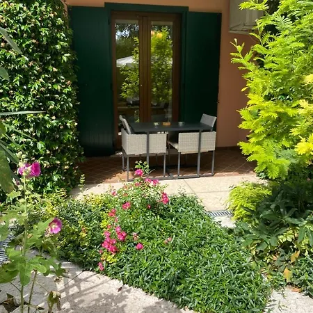Bed and Breakfast Garda 4u Ντεζεντσάνο ντελ Γκάρντα