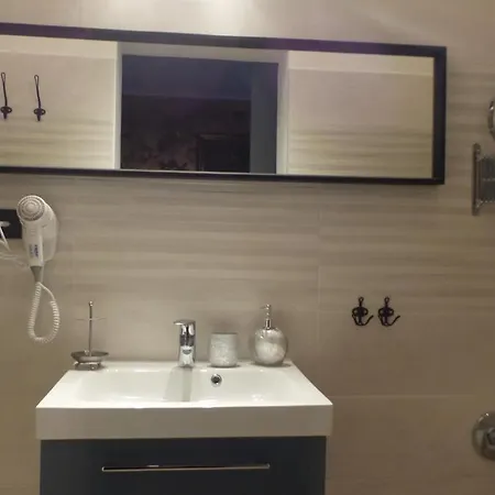 Oda ve Kahvaltı Garda 4u 2*