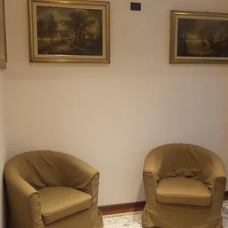 Garda 4u Oda ve Kahvaltı Desenzano del Garda
