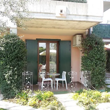 Garda 4u Oda ve Kahvaltı Desenzano del Garda
