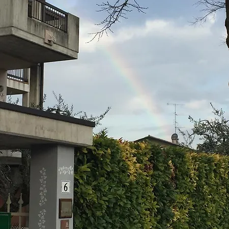 Oda ve Kahvaltı Garda 4u Desenzano del Garda