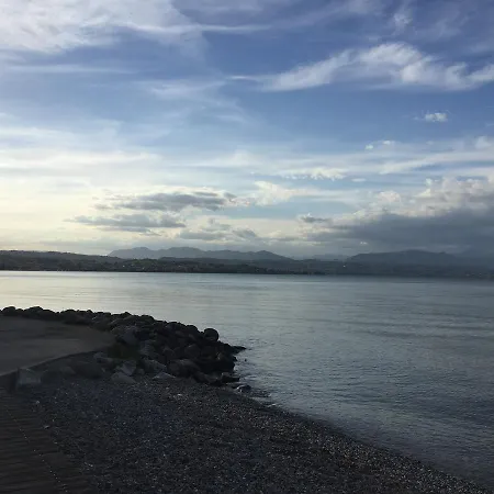 Oda ve Kahvaltı Garda 4u Desenzano del Garda