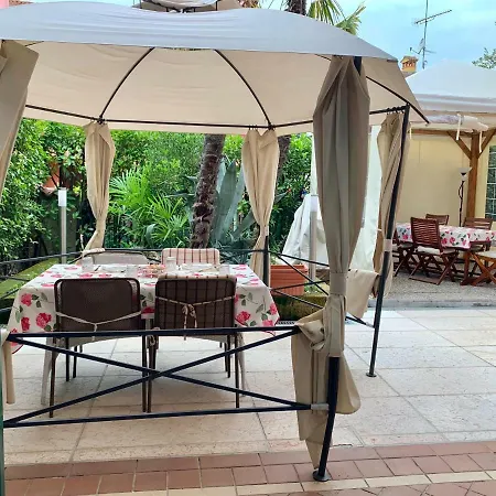 Oda ve Kahvaltı Garda 4u Desenzano del Garda