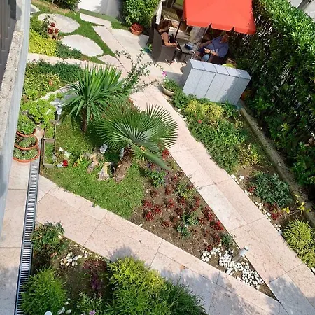 Garda 4u Oda ve Kahvaltı Desenzano del Garda